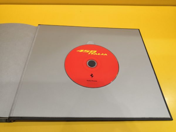 Ferrari 458 Italia - Brochure con CD-Rom #3580/09 - immagine 4