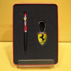 Set Regalo Ferrari con Portachiavi e Penna