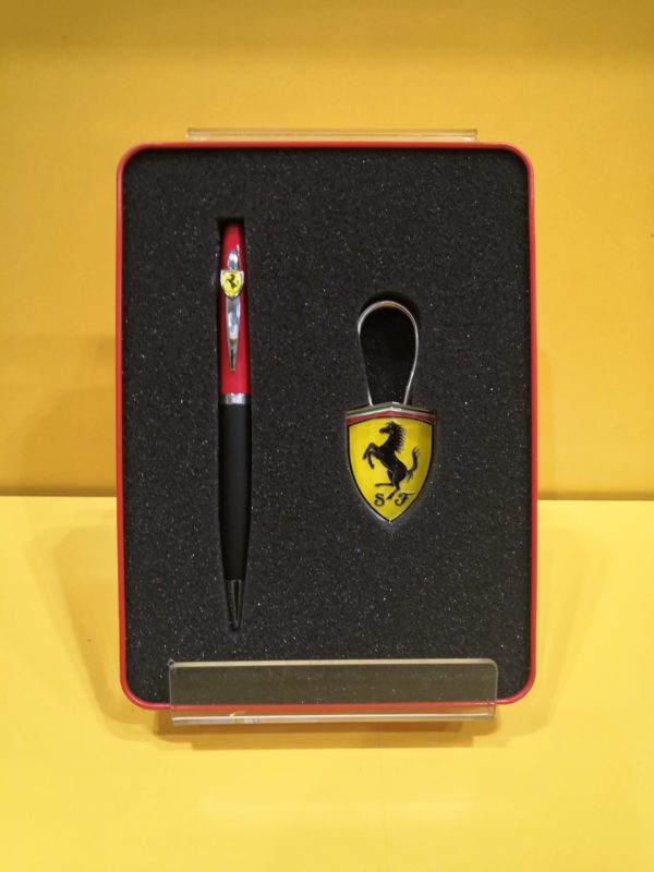 Set Regalo Ferrari con Portachiavi e Penna