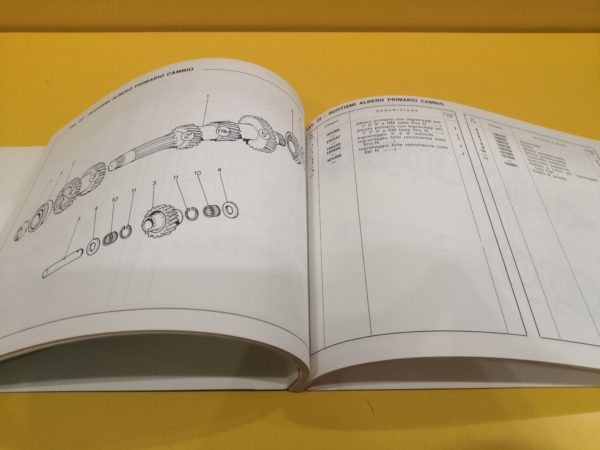 Ferrari 365 GT4 2+2 - Catalogo Parti di Ricambio #78/73 - immagine 3