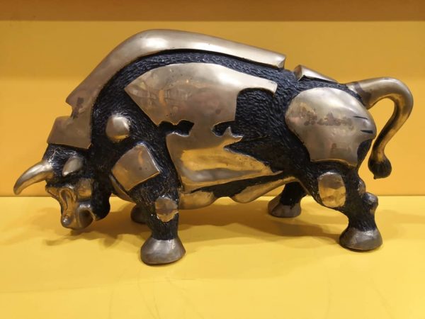 Toro Lamborghini, scultura in bronzo