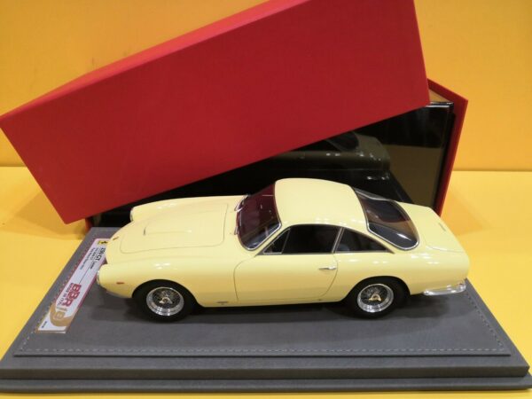 BBR Models CARS1812A - Ferrari 250 GT Lusso Paris Motor Show 1962 Giallo Solare