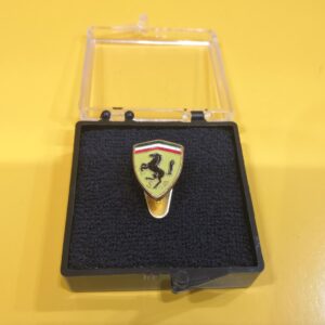 Spilla OMEA da Bavero Verniciata Ferrari 1.5 cm in Ottone