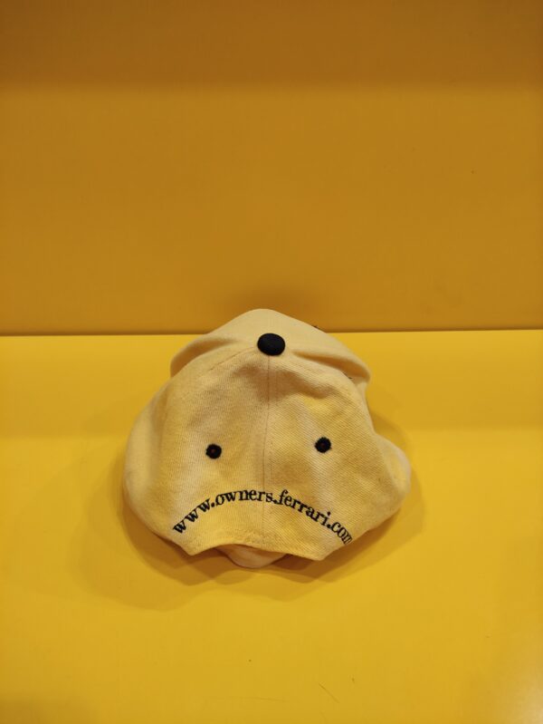 Cappellino e Gagliardetto Ferrari Owner's Club - immagine 3