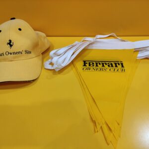 Cappellino e Gagliardetto Ferrari Owner's Club
