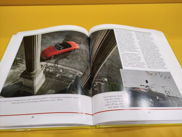 Alfa Romeo, Colour Family Album - Andrea Sparrow & David Sparrow - immagine 3
