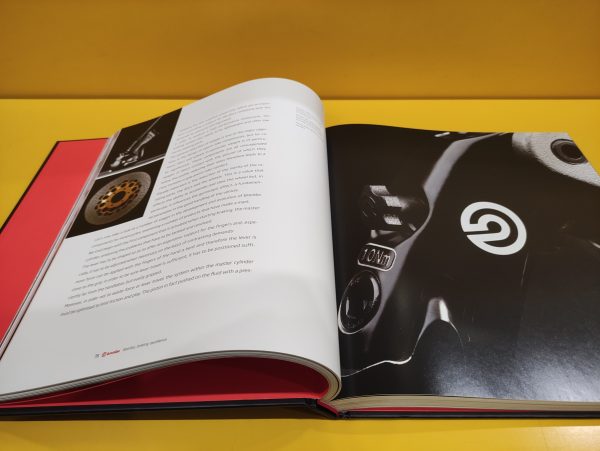 Brembo 60 1961-2021 The beauty of innovation - Vincenzo Borgomeo, Massimo Clarke, Gaetano Cocco, Patrizia Giangualano, Lorenzo Ramaciotti & Umberto Zapelloni - immagine 3